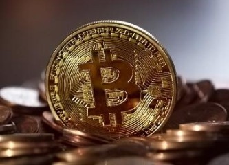 比特币价格波动背后的奥秘：市场情绪与政策因素如何影响数字货币行情