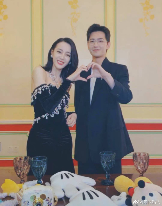 杨洋（Yang Yang） - 知名作品包括《微微一笑很倾城》和《全职高手》。_一笑倾城杨洋_杨洋误入《一笑倾城》剧组
