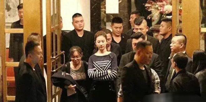 在刘亦菲身上，我们看到了什么？_刘亦菲怎么能见到_刘亦菲全身像