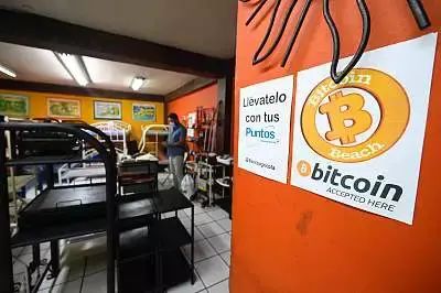 萨尔瓦多成为全球首个采用比特币作为法定货币的国家，购买400枚比特币开启新纪元
